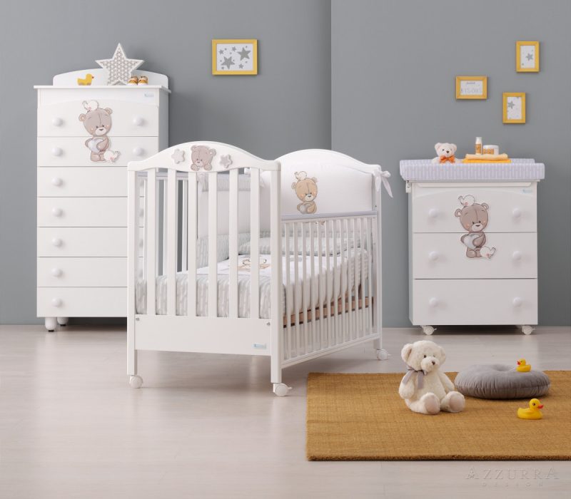 Azzurra Design cameretta Love Me Mini bianco, composizione raffigurante lettino, bagnetto, settimino e corredino tessile